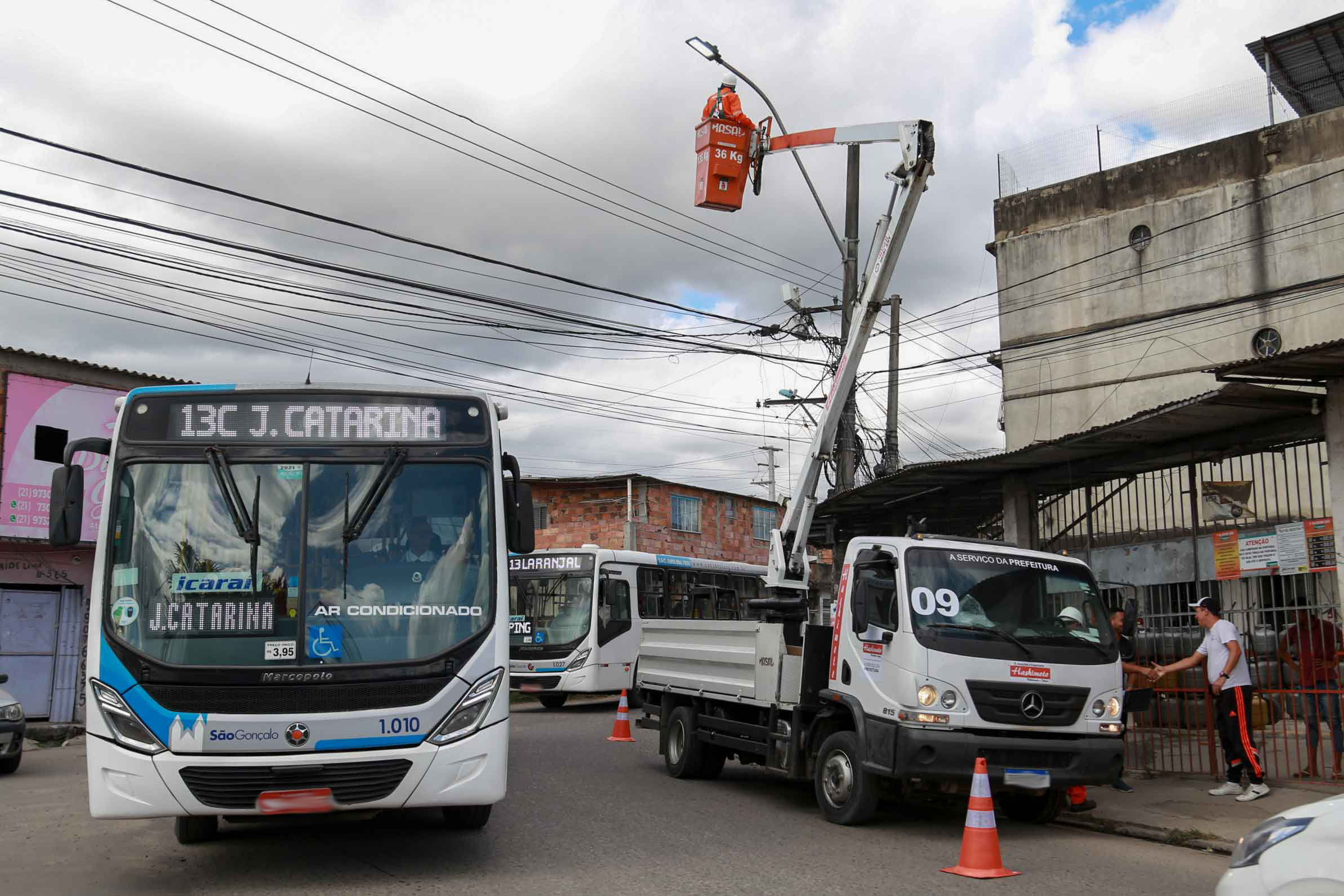 Prefeitura de Jaguariúna inicia instalação de iluminação de led na estrada  JGR-221